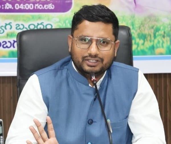 గ్రామాల్లో సమగ్ర ప్రణాళికలు రూపొందించాలి: కలెక్టర్ రిజ్వాన్ బాషా - Udayam Digital