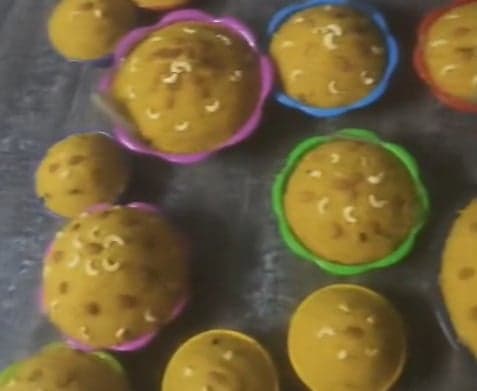 వినాయకుడికి 450 కిలోల లడ్డూలు - Udayam