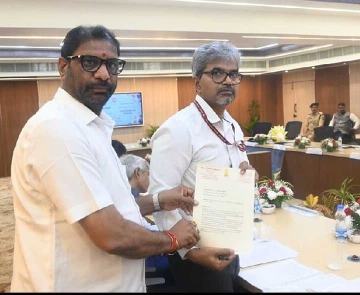 కాజీపేట, కొత్తగూడెం డివిజన్లుగా చేయాలి - Udayam