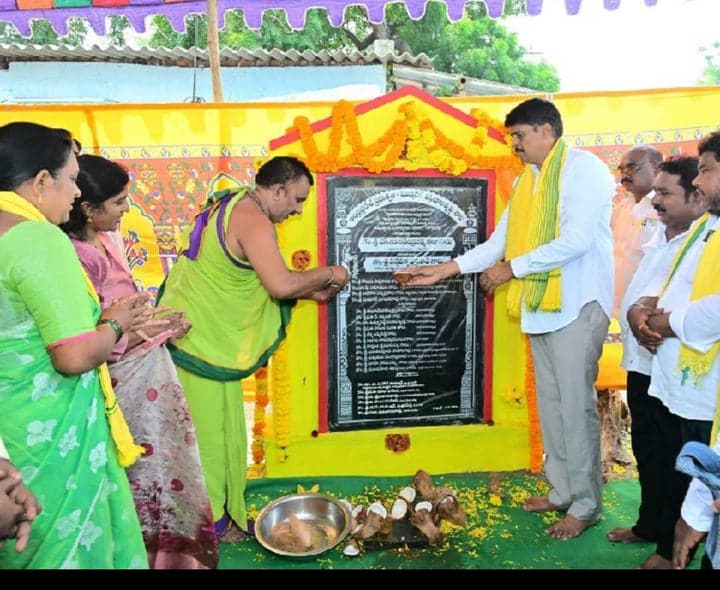 బాపట్లలో రూ.1.48 కోట్లతో రహదారి పనులు - Udayam