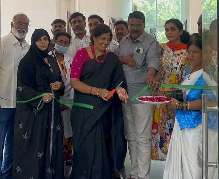 పారిశుద్ధ్య సిబ్బందికి ఉచిత వైద్య శిబిరం - Udayam