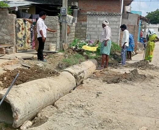 పుల్లలచెరువులో పారిశుధ్య పనులు - Udayam