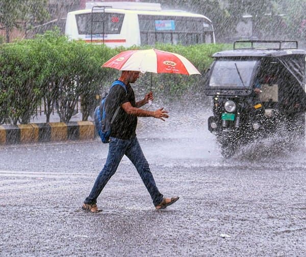 రుతుపవనాల రాక.. తెలుగు రాష్ట్రాలకు వర్ష సూచన