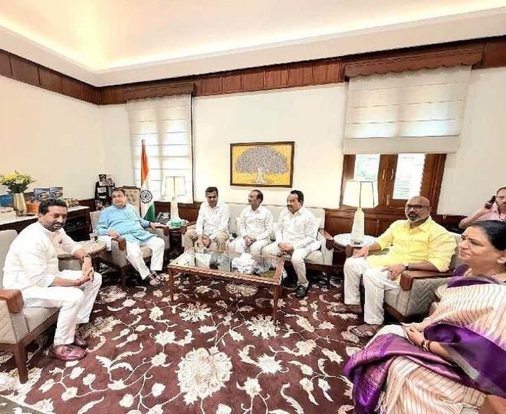 నితిన్ గడ్కరీతో ఎంపీ అర్వింద్ భేటీ - Udayam Digital
