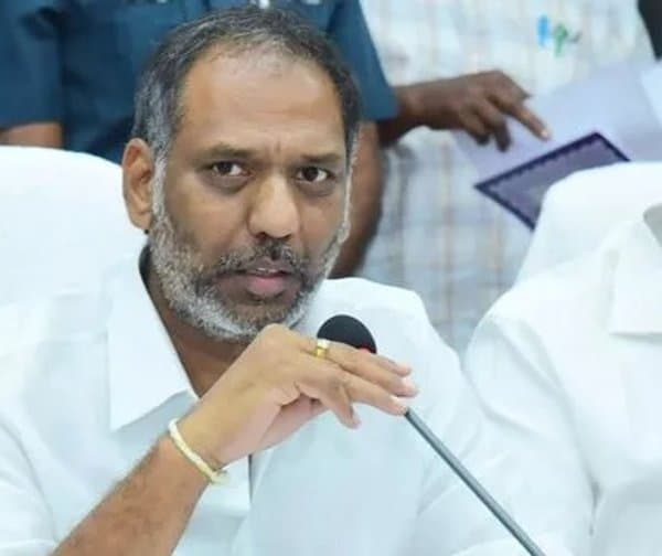 అనితపై విమర్శలు: వైసీపీ తీరుపై రవికుమార్ ఆగ్రహం