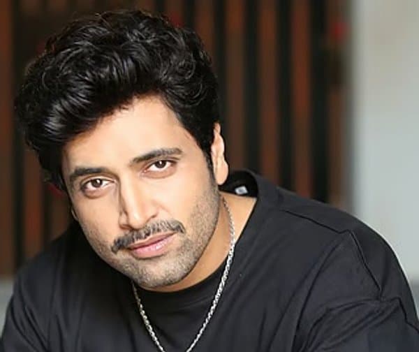 దర్శకులుగా మారుతున్న నటులు! - gallery image