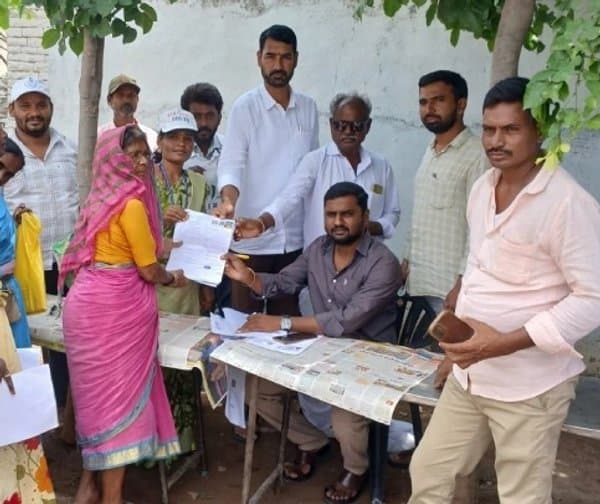 సర్ పత్రాల నమోదుపై సర్పంచ్ సూచన - Udayam Digital