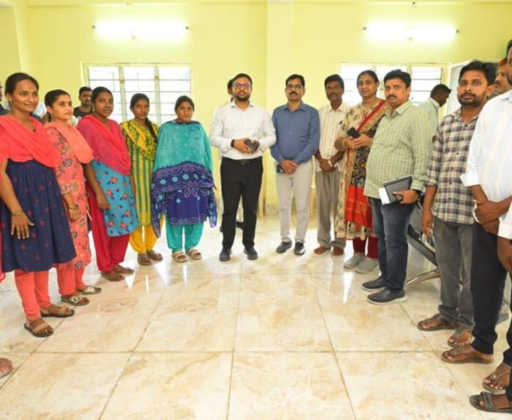హుజూర్నగర్ గ్రంథాలయానికి రూ.5 లక్షల నిధులు - gallery image 2