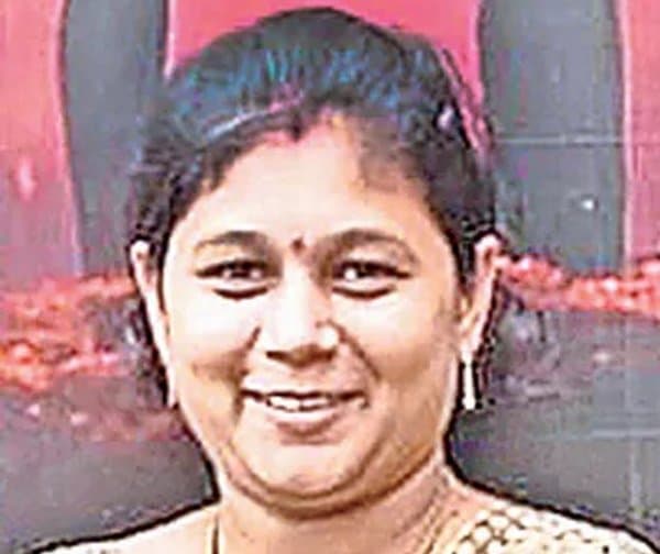 శారదా నదిలో దూకి వివాహిత ఆత్మహత్య - Udayam Digital