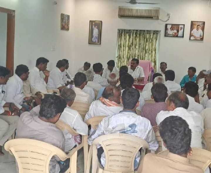 YCP అభ్యర్థుల గెలుపునకు కృషి చేయాలి - Udayam