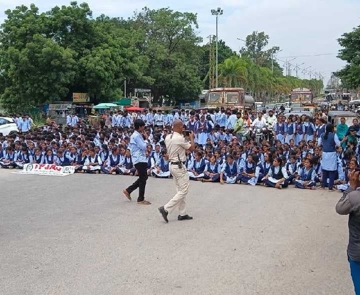జీవో 90 రద్దుకు విద్యార్థుల నిరసన - Udayam