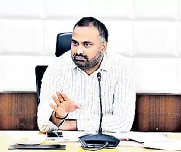 ఓటరు పత్రాలు: ఆంగ్లంలో ముద్రణకు విజ్ఞప్తి - Udayam Digital
