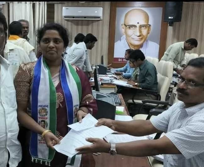 తోట్లవల్లూరులో 27 మంది ఎంపీటీసీ అభ్యర్థులు - Udayam