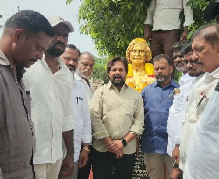 గుంతకల్లులో కలాం జయంతి వేడుకలు - Udayam