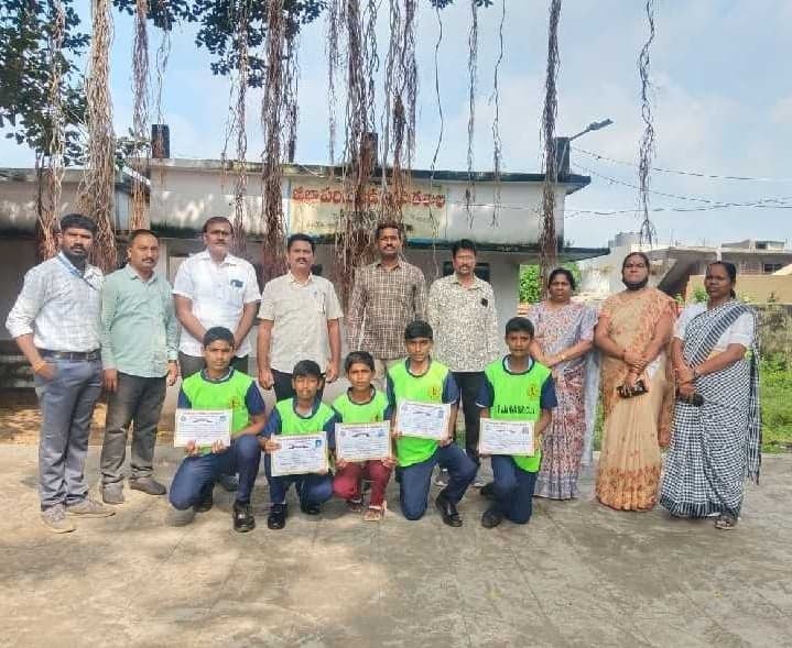 సాఫ్ట్బాల్ పోటీల్లో విద్యార్థుల ప్రతిభ - Udayam