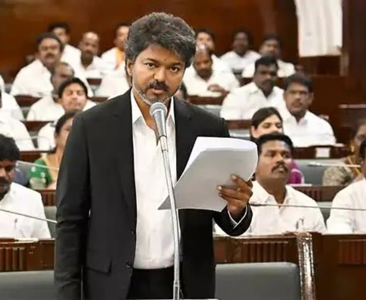 మహిళలను అవమానిస్తే.. చట్టం చూస్తూ ఊరుకోదు: సీఎం విజయ్ - Udayam