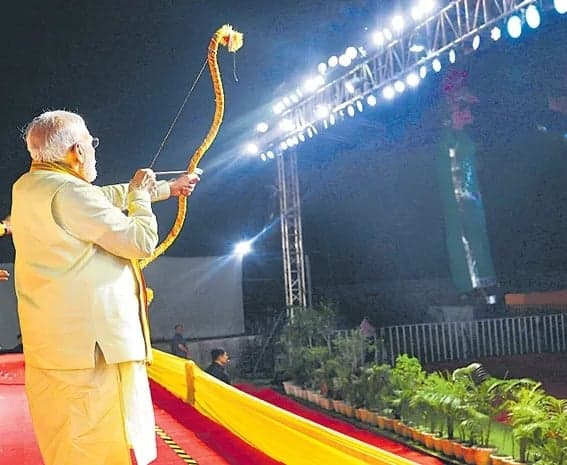 మోదీ పిలుపు: ఐక్యంగా నిలవాలి - Udayam