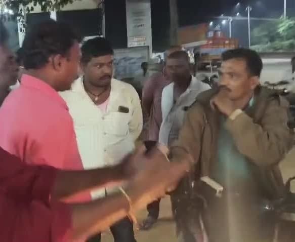 దమ్మపేటలో మద్యం షాపులపై వినియోగదారుల ఆగ్రహం - Udayam