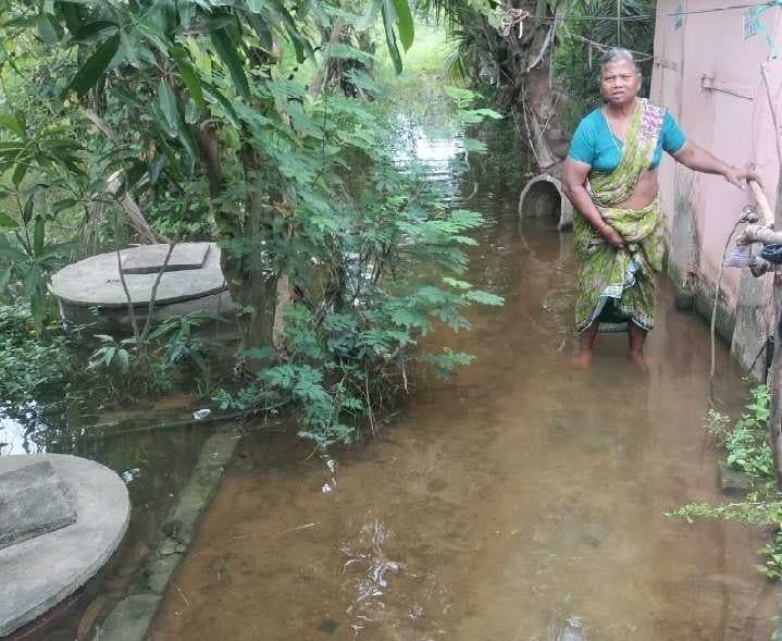 శివపురంలో పది రోజులుగా ఇంట్లోనే వర్షపు నీరు - Udayam