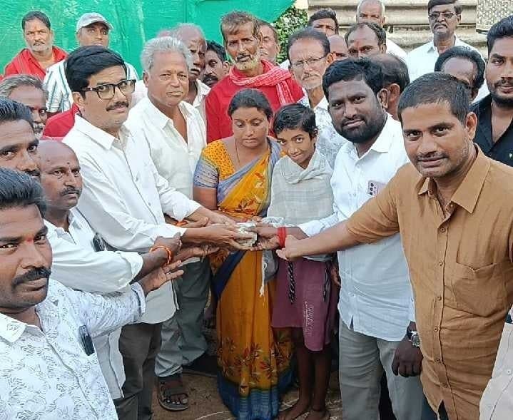 గొల్లప్రోలు బాలుడికి పవన్ ఆర్థిక సాయం - Udayam