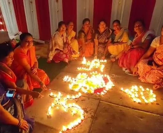 మెట్పల్లిలో వినాయకుడి వద్ద దీపాల వెలుగులు - Udayam