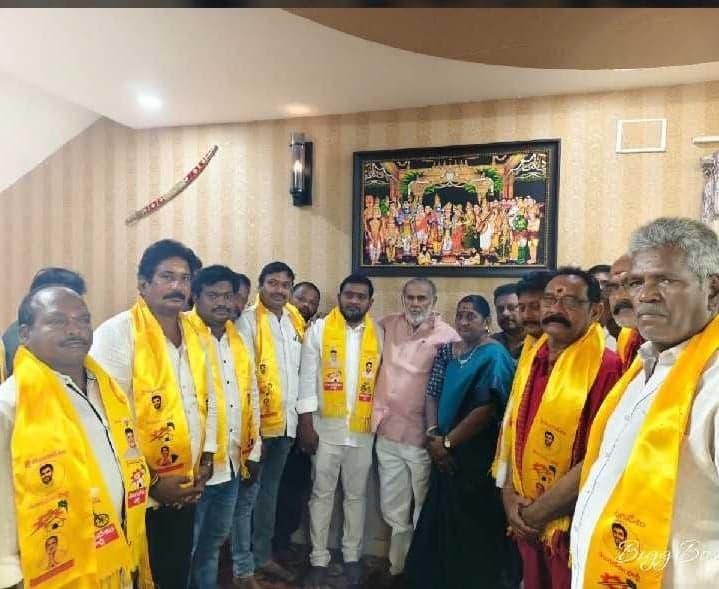 కాకినాడ రూరల్లో టీడీపీలోకి చందు - Udayam