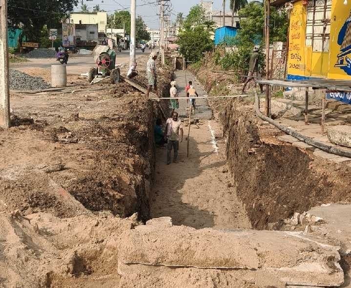 వేలివెన్నులో భూగర్భ డ్రైనేజీ పనులు - Udayam