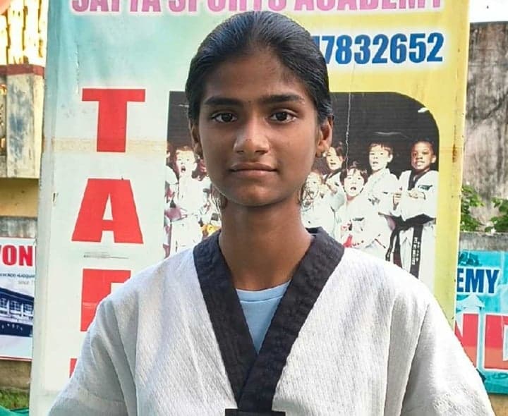 జాతీయ టైక్వాండోకు ఎలమంచిలి వాసి ఎంపిక - Udayam