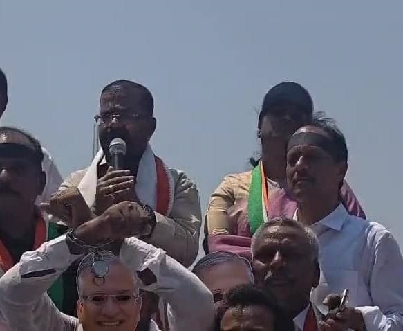 హనుమకొండలో కాంగ్రెస్ నిరసన - Udayam