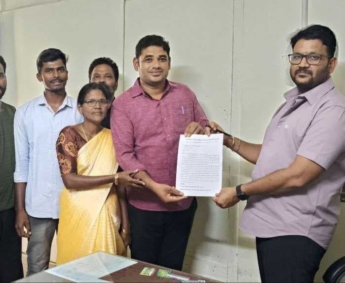 గోకవరంలో ఫీల్డ్ అసిస్టెంట్ల వినతి - Udayam