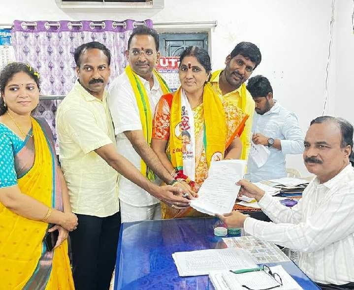 నారాయణపురం MPTC బరిలో నాగమణి - Udayam