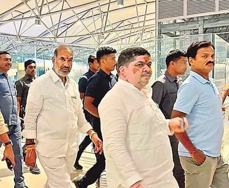 సీఈసీ రాజీనామా కోసం దిల్లీ బాట - Udayam