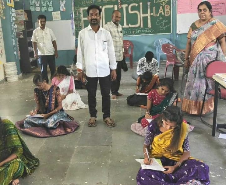 గణపురంలో విద్యార్థులకు పోటీలు - Udayam