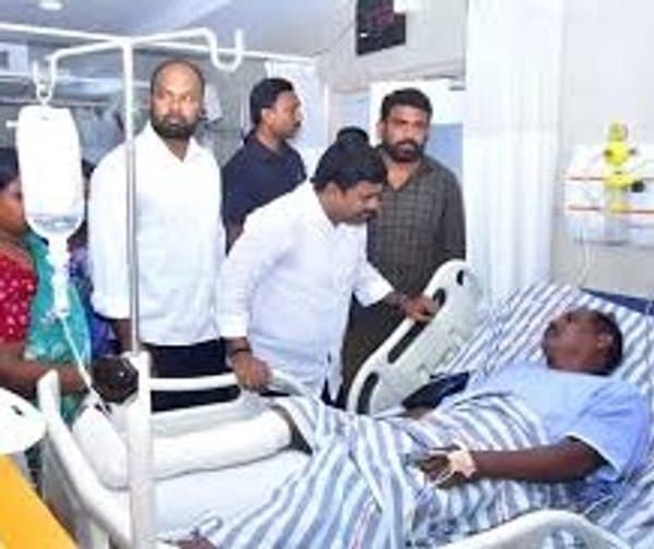 ప్రమాద బాధితులకు ఎమ్మెల్యే భరోసా - Udayam Digital