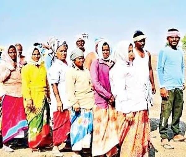 ముఖ హాజరుతో కూలీల అవస్థలు