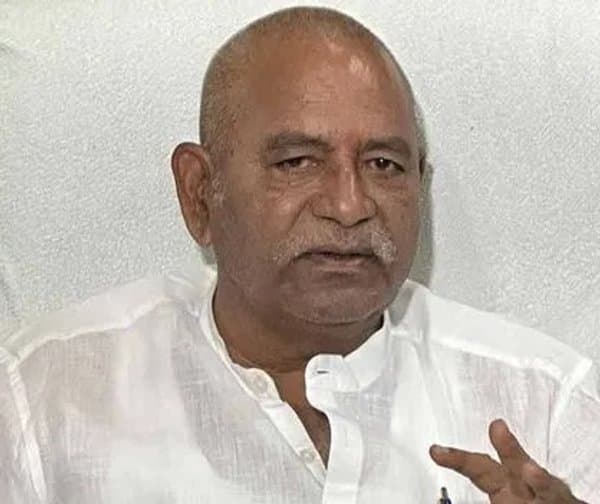 బొల్లా బ్రహ్మనాయుడు కస్టడీ: మౌనంతో బుకాయించిన నేత - Udayam Digital