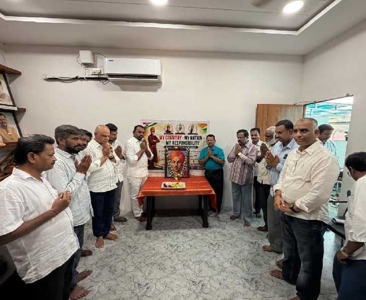 భగత్ సింగ్ ఆశయాలు యువతకు ఆదర్శం: మేయర్ - Udayam