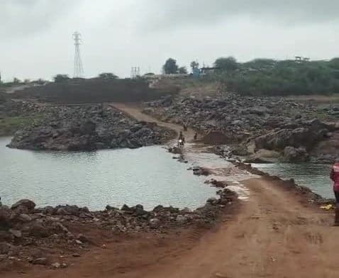 గద్వాల్-ఆత్మకూరు రాకపోకలు పునరుద్ధరణ - Udayam