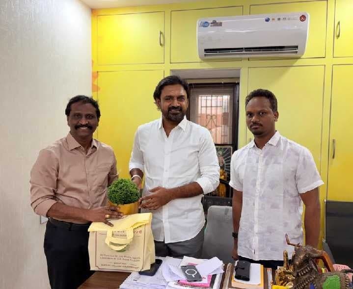 నూతన సూపరింటెండెంట్ ఎమ్మెల్యేను కలిశారు - Udayam