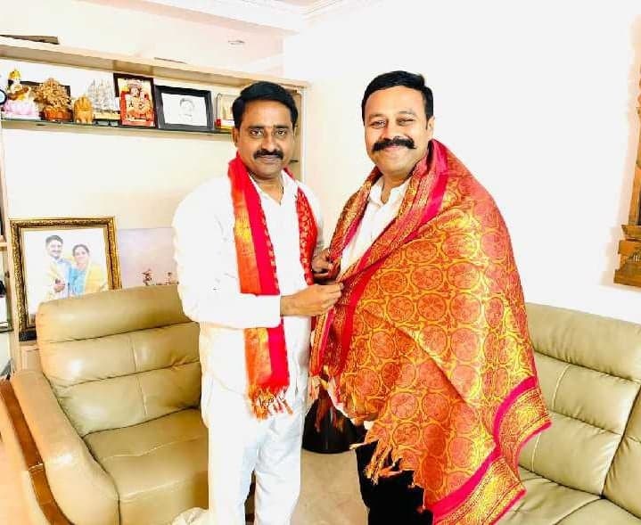 సూర్యాపేటలో పటేల్ రమేష్ రెడ్డితో భేటీ - Udayam