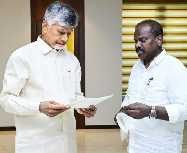 ముష్టికుంట్ల–లింగాల రహదారికి రూ.2.50 కోట్ల నిధులు - Udayam