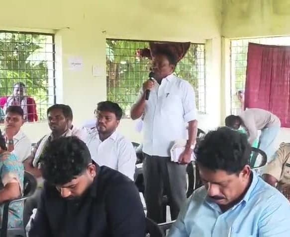 గ్రంథాలయం మంజూరు చేయండి: సర్పంచ్ - Udayam