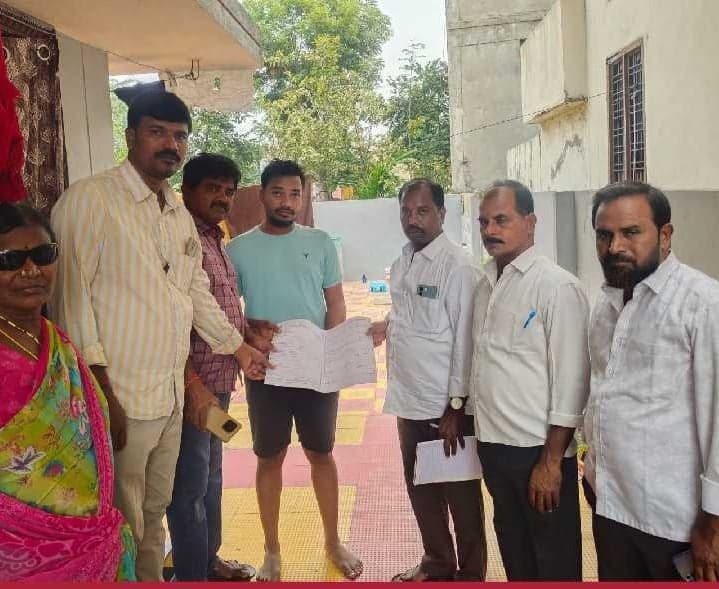 చిట్యాలలో జోరుగా పట్టభద్రుల ఓటరు నమోదు - Udayam