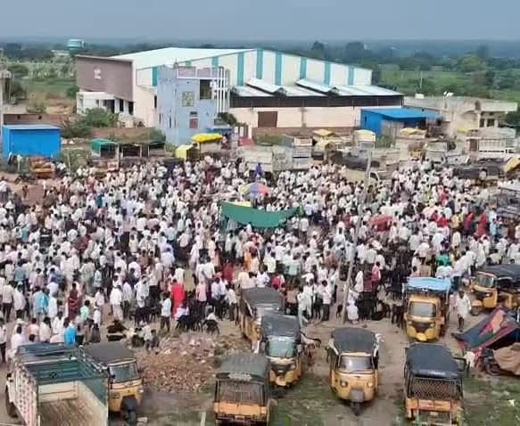 నారాయణఖేడ్లో కిక్కిరిసిన మేకల బజార్ - Udayam