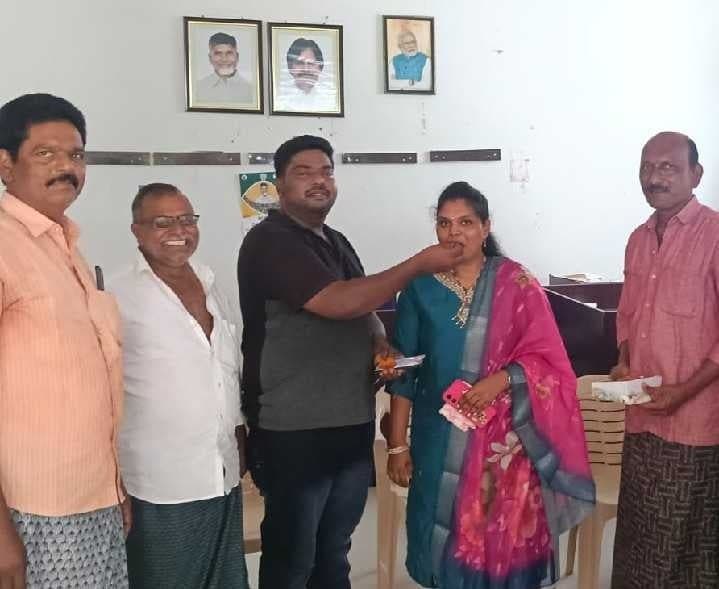 పోలవరం పాఠశాల ఎస్ఎంసీ ఛైర్మన్గా కీర్తి - Udayam