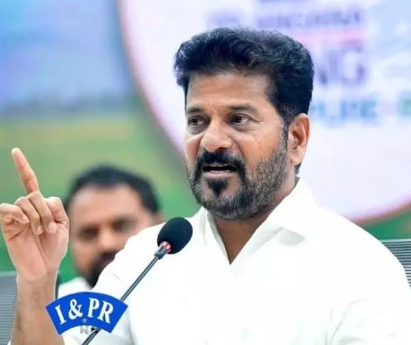 కాంగ్రెస్లో 'కోవర్టుల' వేట - Udayam Digital