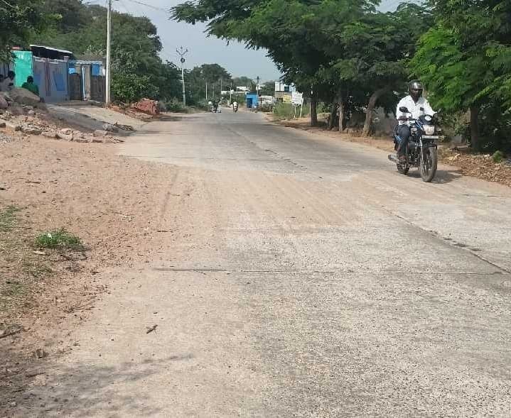 పానగల్- కొల్లాపూర్ రహదారిపై ప్రమాదాల భయం - Udayam