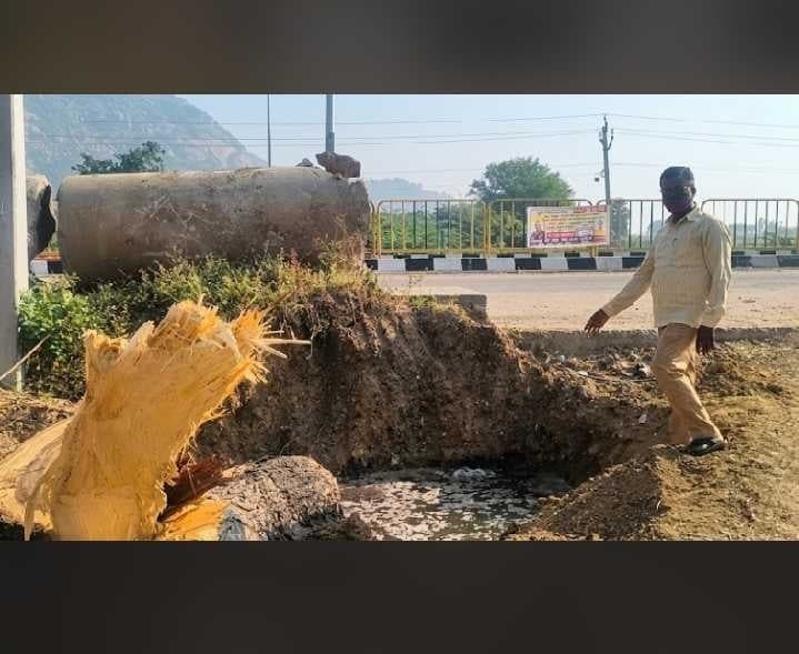 వారం రోజులుగా వృథాగా మిషన్ భగీరథ నీరు - Udayam