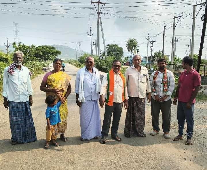రహదారి సమస్యకు పరిష్కారం - Udayam