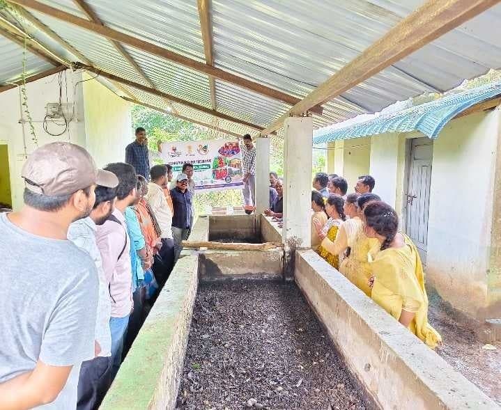చెత్తతో కంపోస్ట్పై సిబ్బందికి శిక్షణ - Udayam